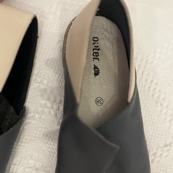 2pairs of handmade in Brazil comfort shoes 38 /new 36 worn 2 timed - Picture 2 of 8